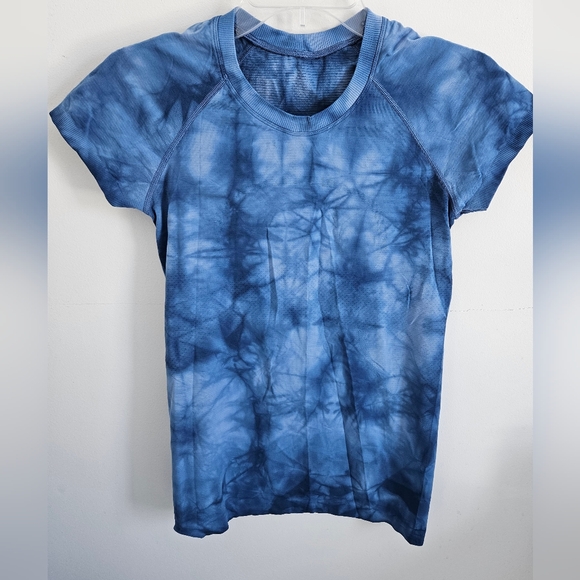 lululemon athletica Tops - Lululemon Blue Workout Top Energy Creates Energy